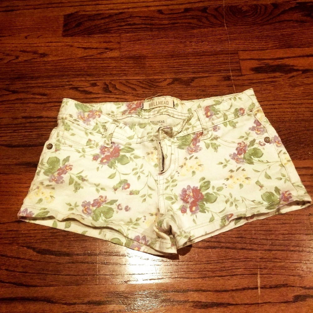 Bullhead floral shorts